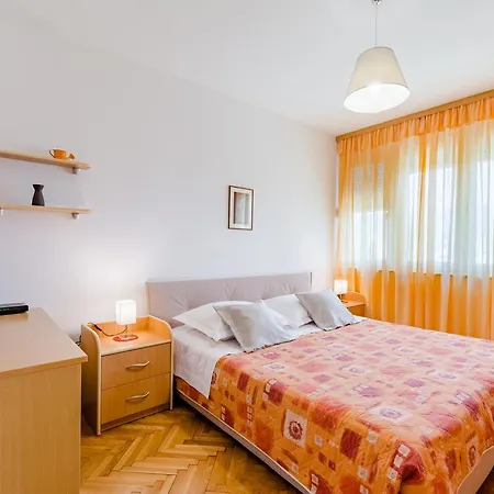 Laki Apartman *